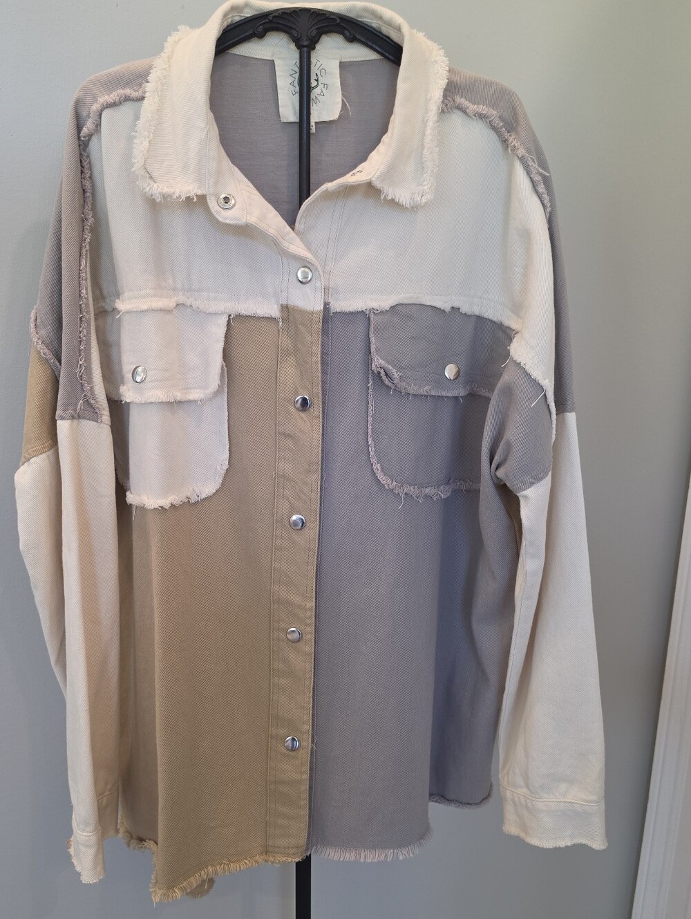 Fantastic Fawn Womens Jacket Size Small Tan Colorblock Shacket  Raw Hem
